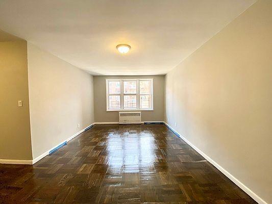 Foto principal - 3 bedroom in BRONX NY 10453