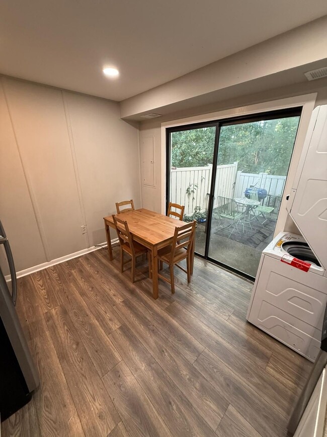 Building Photo - 2823 Chablis Cir