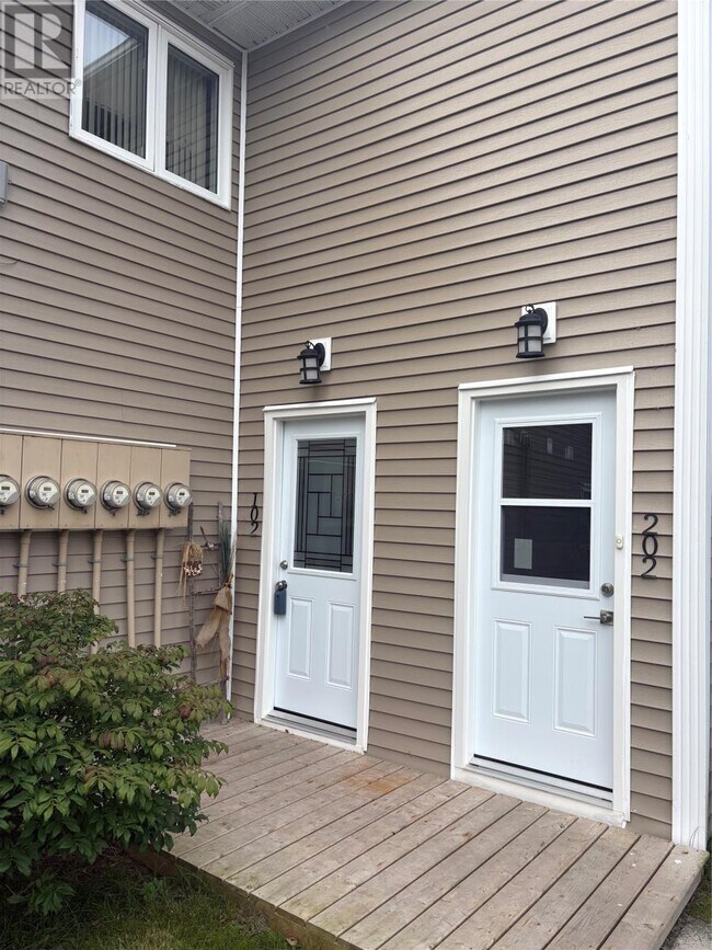Photo du bâtiment - 1541 Topsail Rd