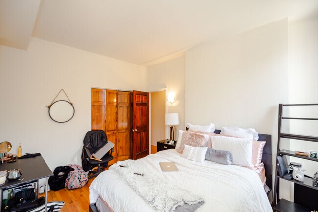 Foto del edificio - 1136 W Armitage Ave
