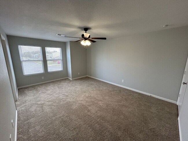 Foto del edificio - 15283 Mill Valley Dr