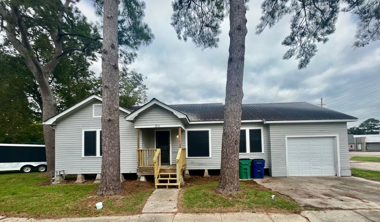 Foto principal - Cute 2 Bedroom 1 Bath home in Rayne.