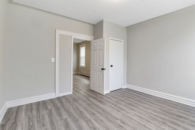 Foto del edificio - 638 Garfield Ave