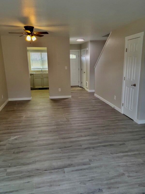 Building Photo - 471 Paxon St