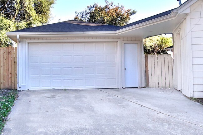 Foto del edificio - 10723 Shawnbrook Dr