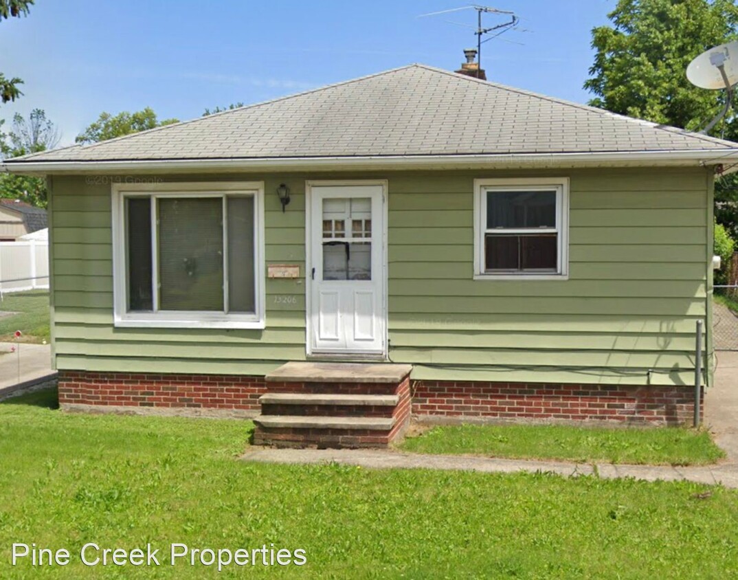 3 br, 1 bath House - 13206 Carrington Ave. Photo