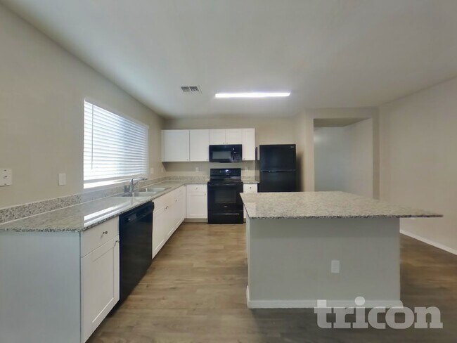 Foto del edificio - 3326 W St Anne Ave