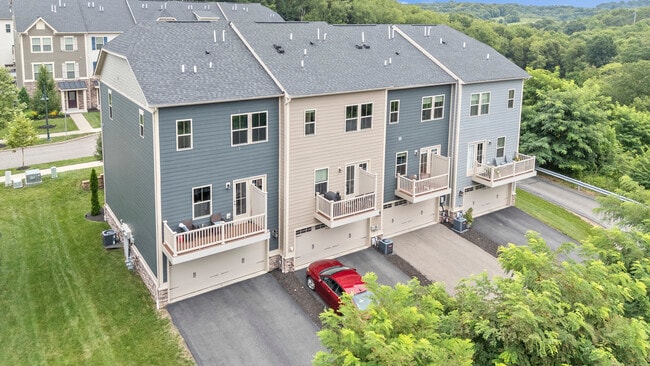Building Photo - 483 Fairmont Dr