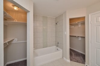 Building Photo - 13214 Ravensway Dr