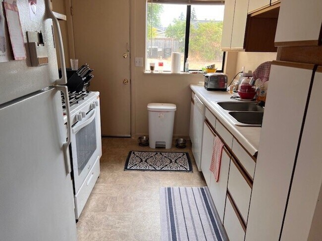 Foto del edificio - Sauer Briar Rd