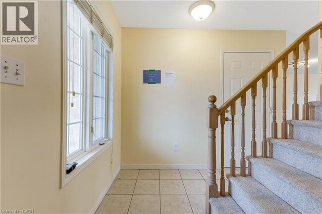 Building Photo - 76 Templewood Dr