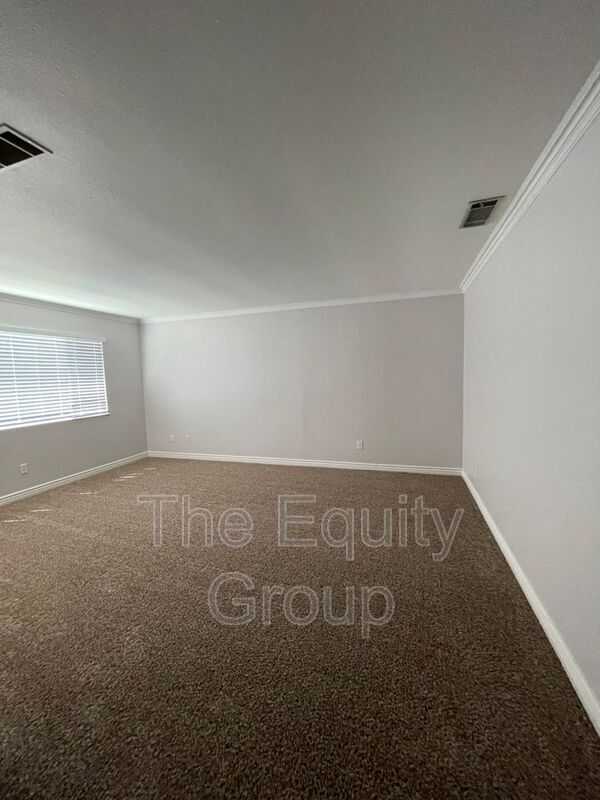 Foto del edificio - 708 S Peggy St