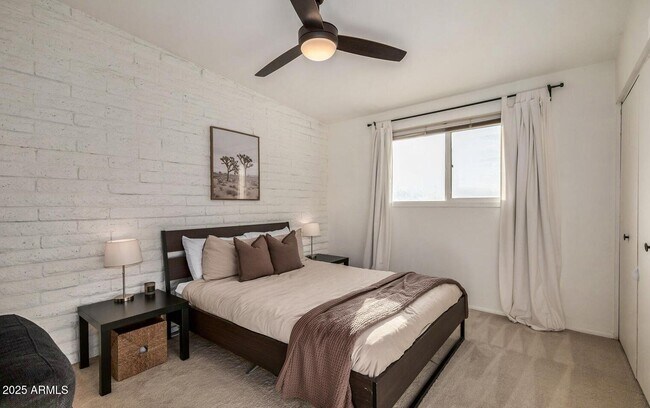 Foto del edificio - 1964 E Wesleyan Dr