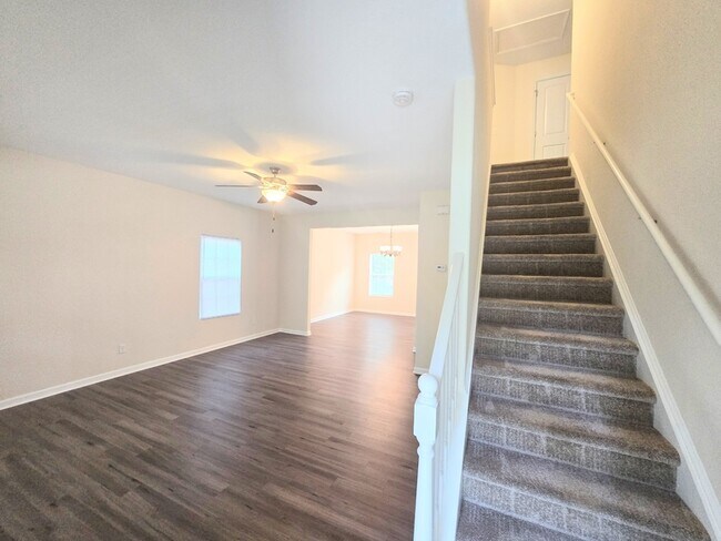 Building Photo - 4228 Cardinal Ln