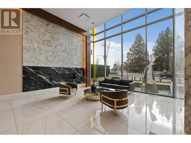 Photo du bâtiment - 6588-6588 Nelson Ave