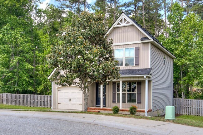 Foto del edificio - 3 Bedroom 2.5 Bath - Over Half Acre Lot!
