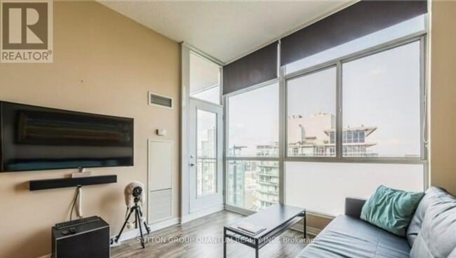 Building Photo - 225 Webb Dr