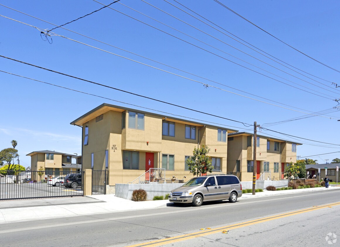 Primary Photo - 153 E Riverside Dr