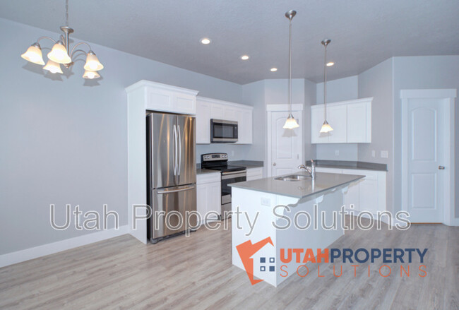 Building Photo - 14571 S Quiet Shade Dr