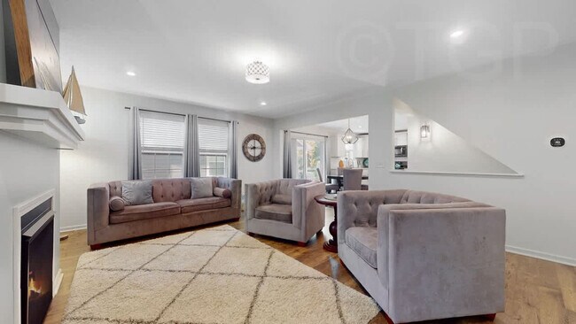 Building Photo - 720 Ravine Ln
