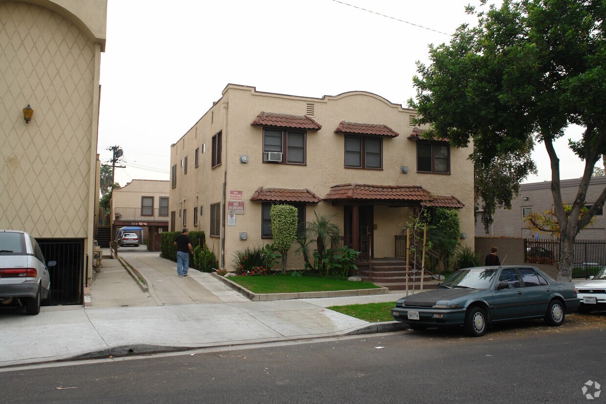 Primary Photo - 110-112 E Chestnut St