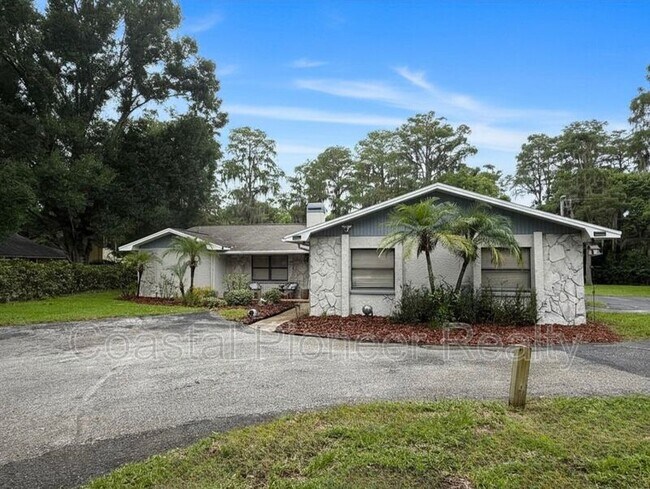 Foto del edificio - 18306 Crawley Rd