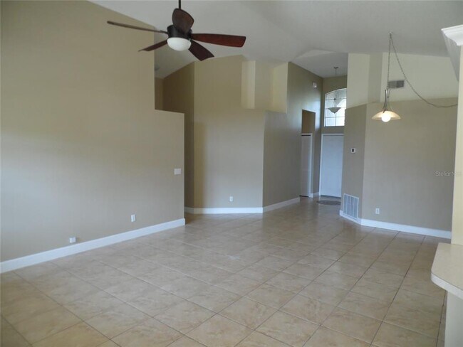 Foto del edificio - 11020 Felton Ct
