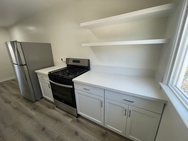 Foto del edificio - 1846 N Kingsley Dr