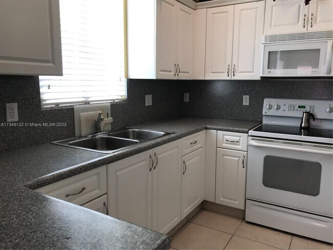 Foto del edificio - 12932 SW 200th Terrace