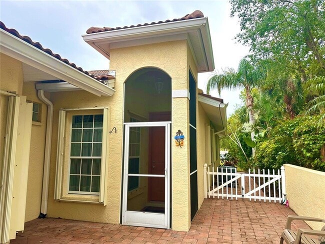 Building Photo - 251 Vista Del Lago Way