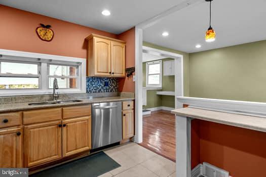 Building Photo - 542 Burgess St