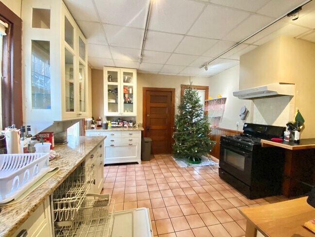 Foto del edificio - 67 Hillside St