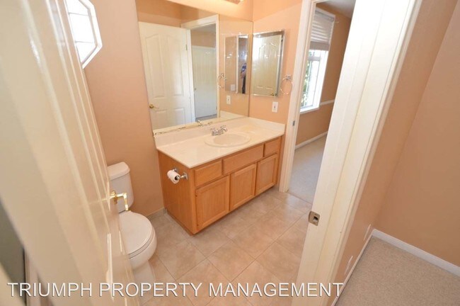 Building Photo - 4 br, 3 bath House - 270 Helmsdale Dr.