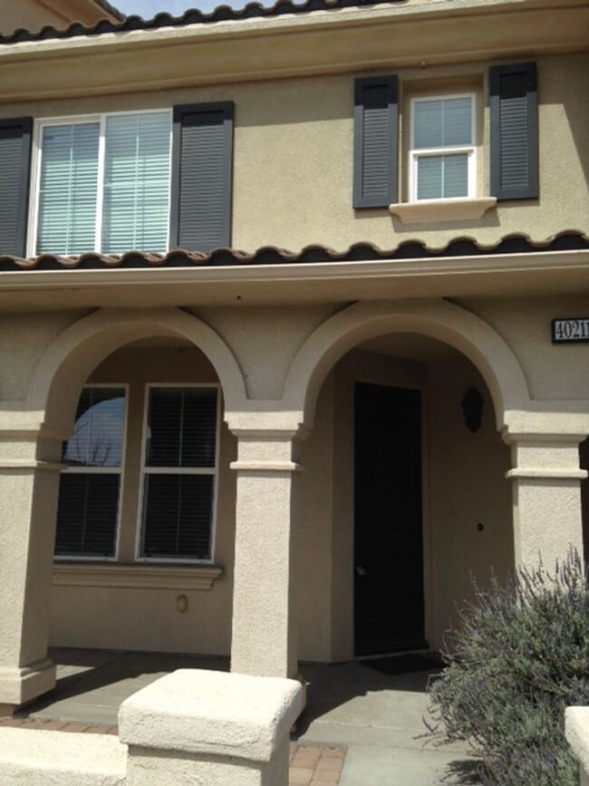 Building Photo - 40211 Rosewell Ct