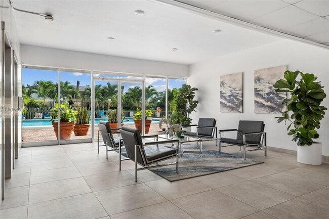 Foto del edificio - 401 Golden Isles Dr