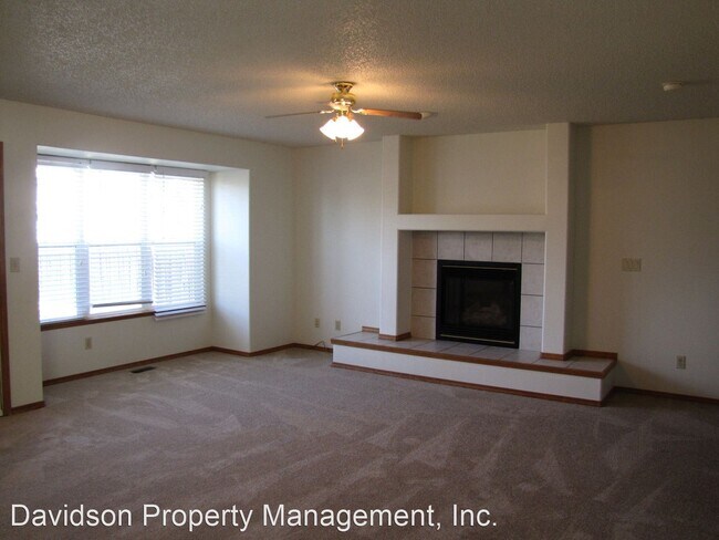 Building Photo - 3 br, 3.5 bath House - 7920 Interlaken Dr