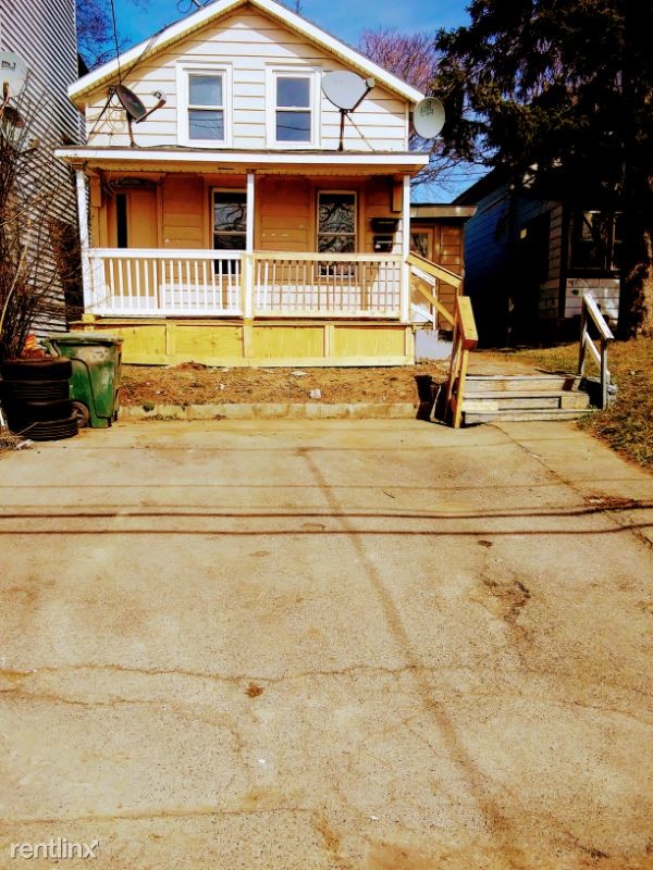 Primary Photo - 4 br, 1 bath House - 1214 N State Street