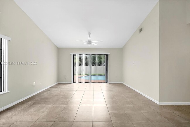 Building Photo - 681 Thornridge Ave