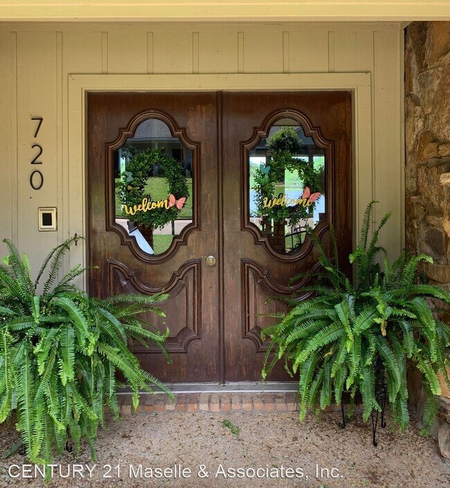 Foto del edificio - 4 br, 3 bath House - 720 Springlake Dr