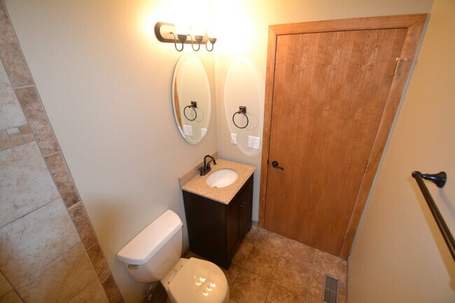 Building Photo - 1008 Harvest Ct