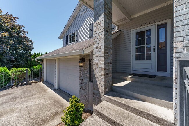 Building Photo - Recently Updated and Move In Ready 3 Bedro...