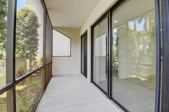 Building Photo - 7738 Lakeside Blvd