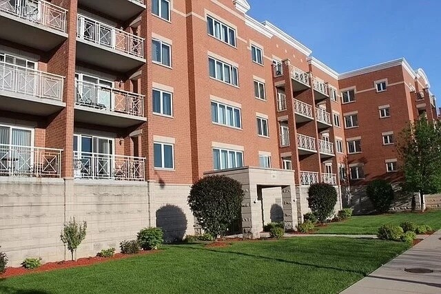 Foto principal - 2919 N Harlem Ave