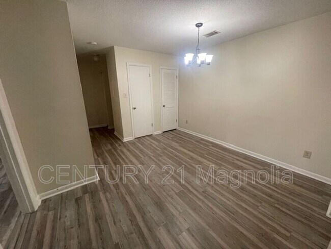 Foto del edificio - 1017 Stevens Creek Rd