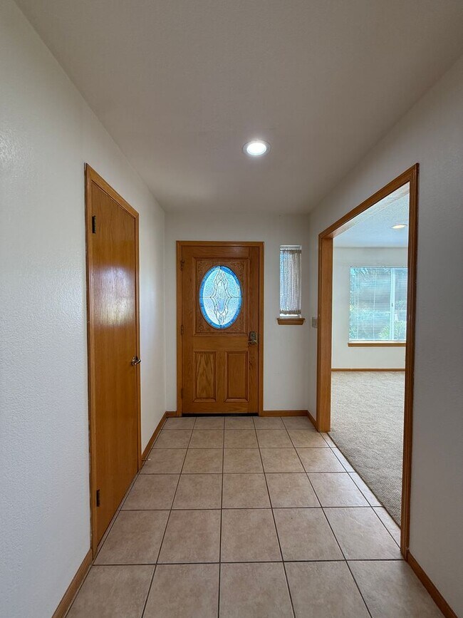 Foto del edificio - Beautiful Orcutt Custom Single Story Home on a Cul-De-Sac in Creekside Development