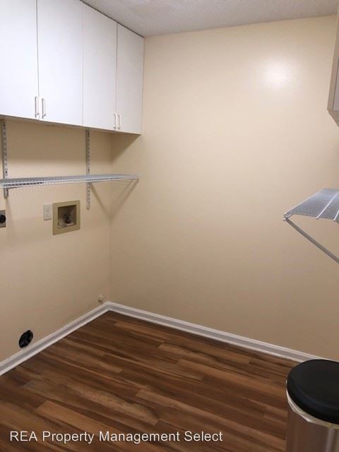 Building Photo - 3 br, 3 bath House - 8720 Mill Run Drive