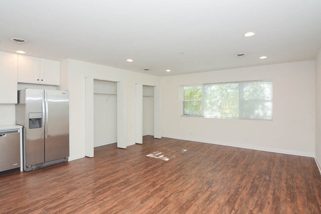 Foto del edificio - 3940 N Pulaski Rd