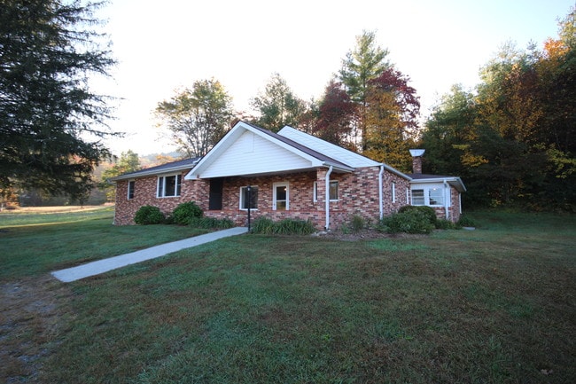 Building Photo - 376 Spencer Mull Rd