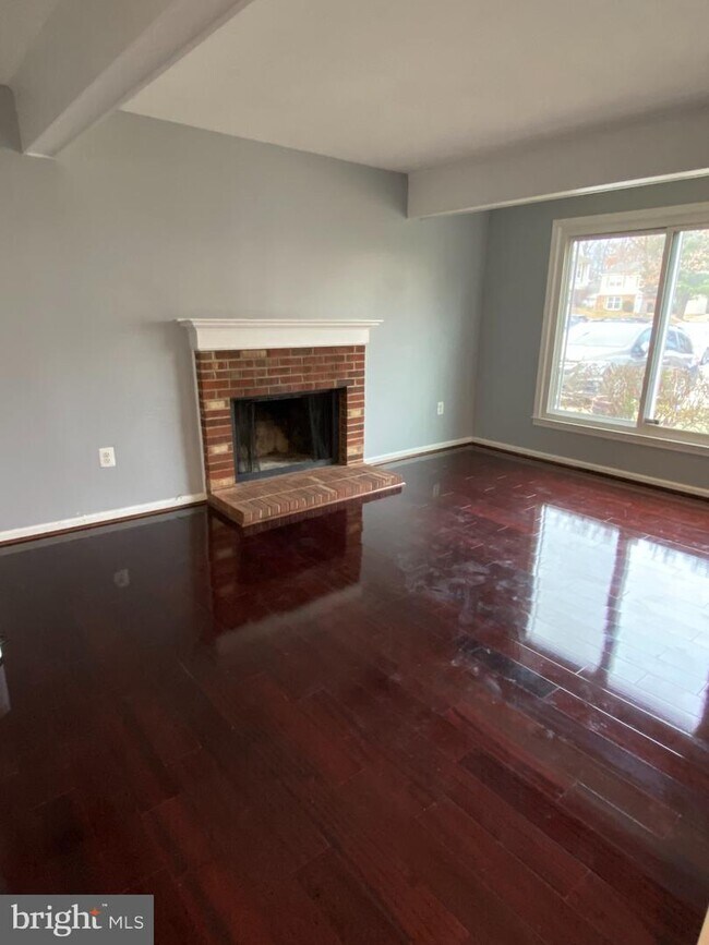 Building Photo - 6807 Iron Stove Ct