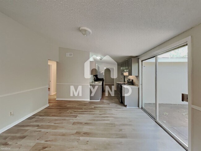 Foto del edificio - 3 br, 2 bath House - 3229 Haraway St